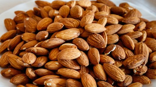 Almonds: Can California's Top Crop Weather the Drought? (Deep Dive)