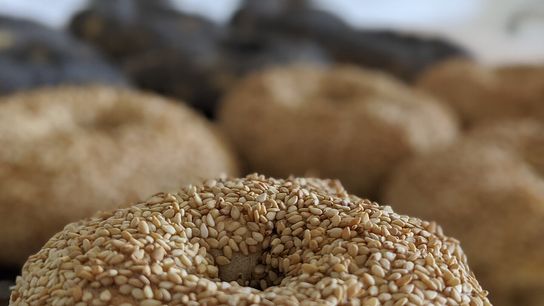  This Brooklyn Bagel Shop Is Saving Money With Plug-in Batteries. Photo by Shisma (CC BY 4.0)