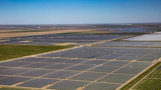 Farmers Are Making Bank Harvesting a New Crop: Solar Energy (news)
