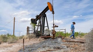 States Want to Clean up Leaky Oil Wells. Well-Intentioned Laws Are Getting in the Way. (news). Photo by Elizabeth Conley / Houston Chronicle via Getty Images via Grist