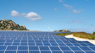 Eight of the Top Ten Solar-Building States Voted for Trump. What Gives? (the pebble)